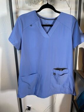 Beyond Scrubs V-Neck Medical Top in Periwinkle Blue